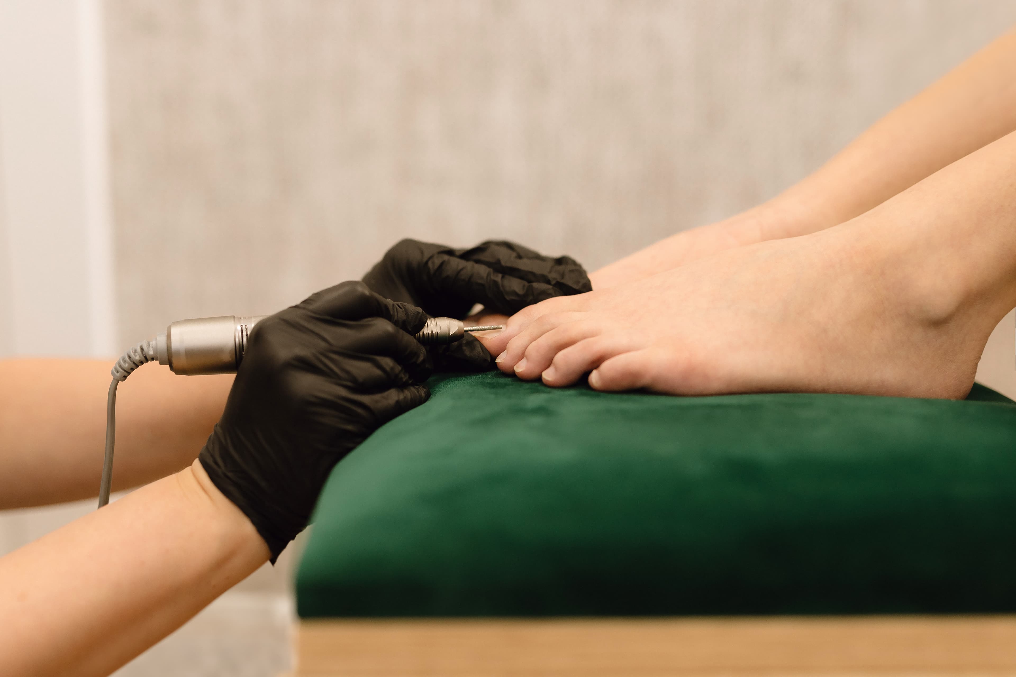 zabieg pedicure japoński w salonie piękności w krakowie
